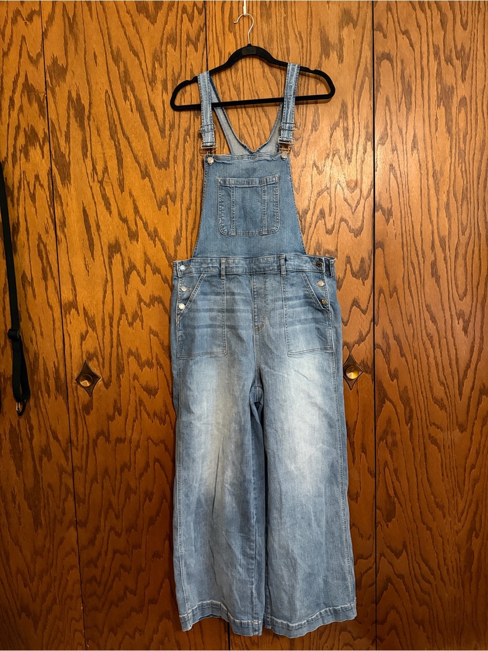 Torrid 16S Short FeelTheFit Denim Wide Leg Overalls Faded Blue